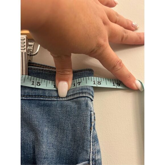 Levi's stretchy slim ankle jeans lightly distressed size 16 - Picture 6 of 10
